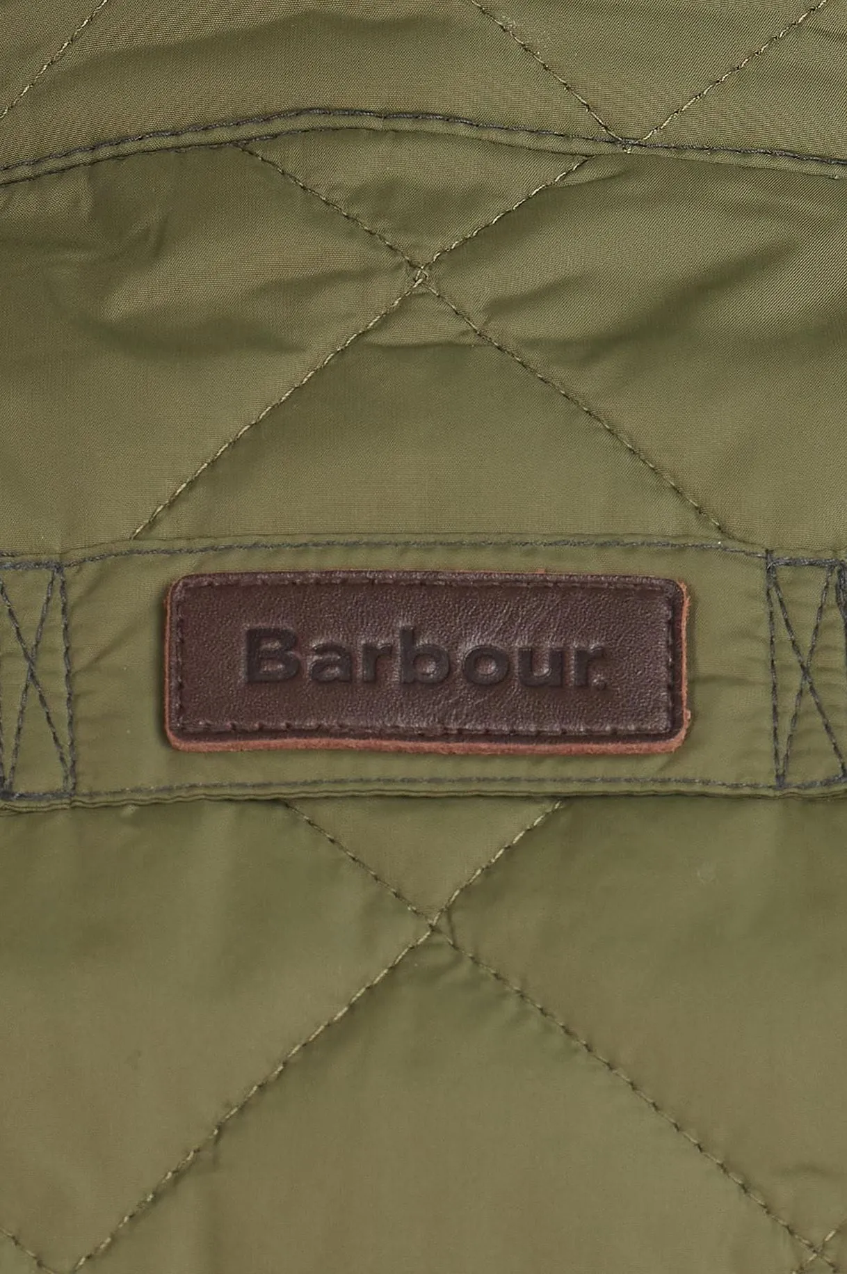 Barbour Gilet the Explorer in Mid Olive MGI0043OL51