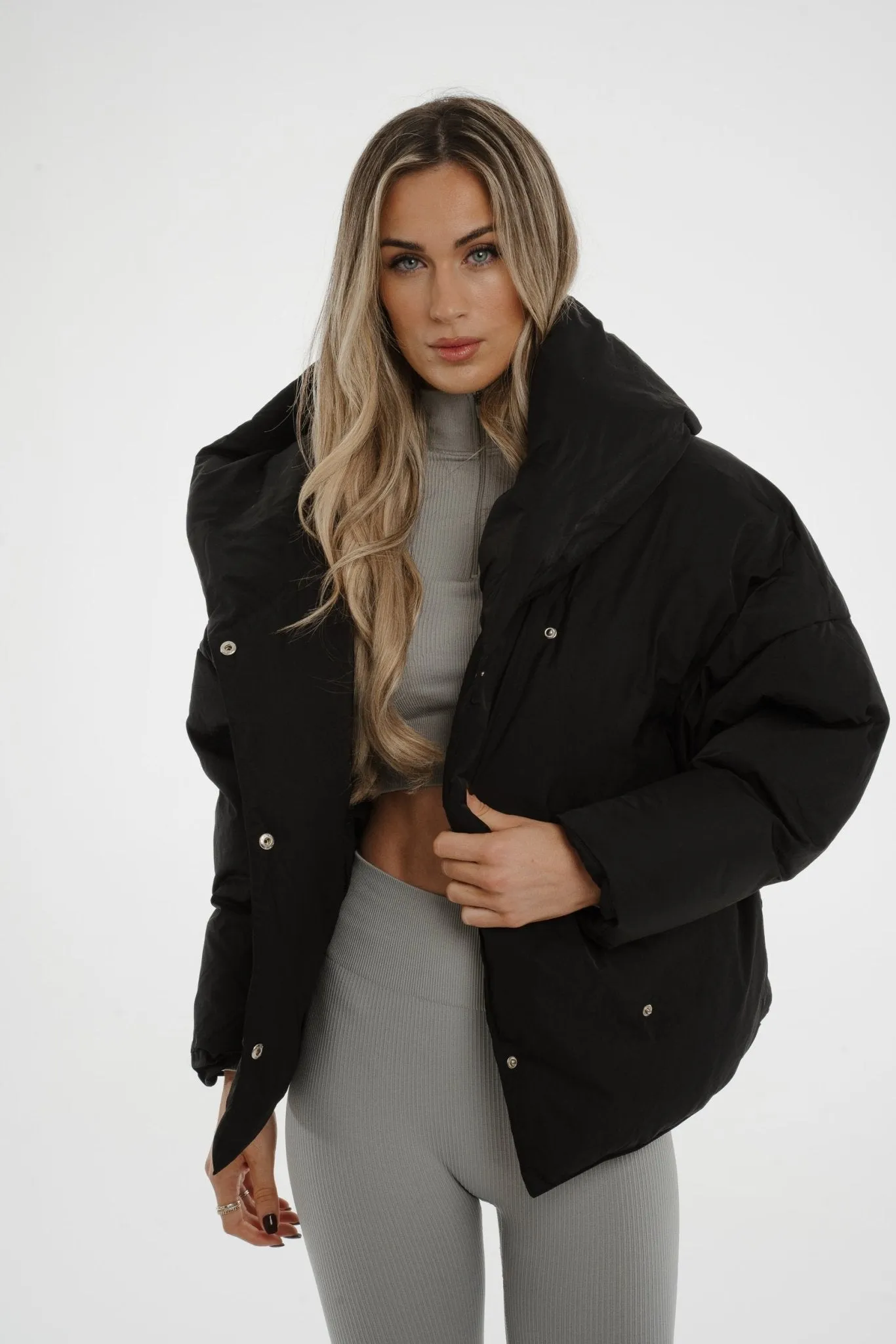 Cora Hooded Coat In Black