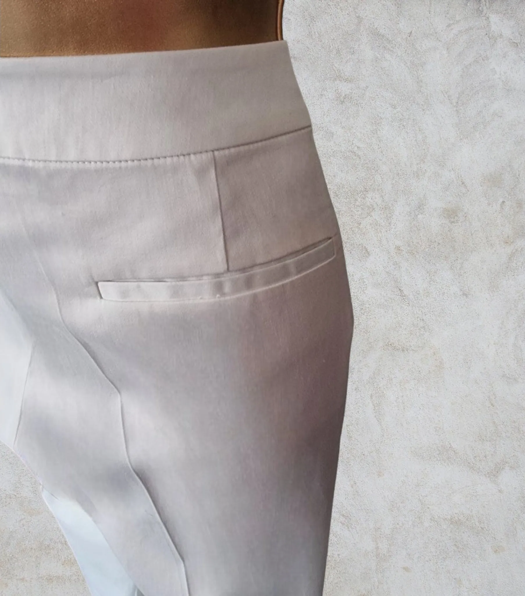 Pomodoro White  Cotton Cropped Stretch Trousers UK 18  US 14 EU 46 IT 50 BNWT