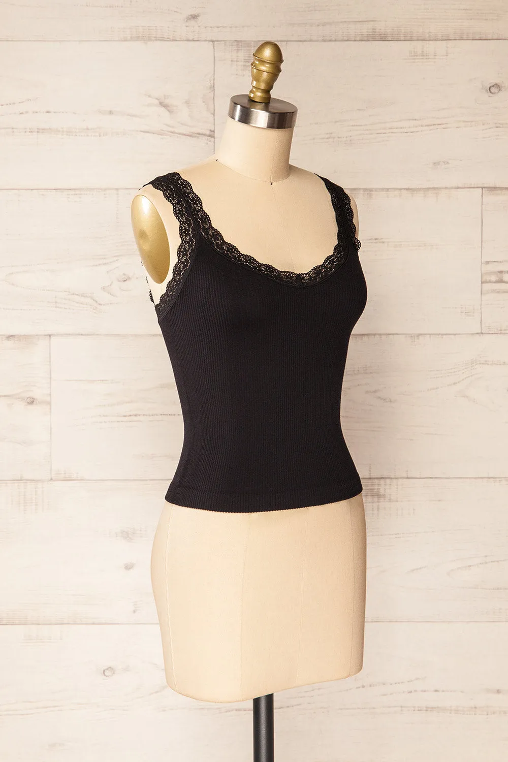 Somensac Black | Ribbed Camisole w/ Lace Trim