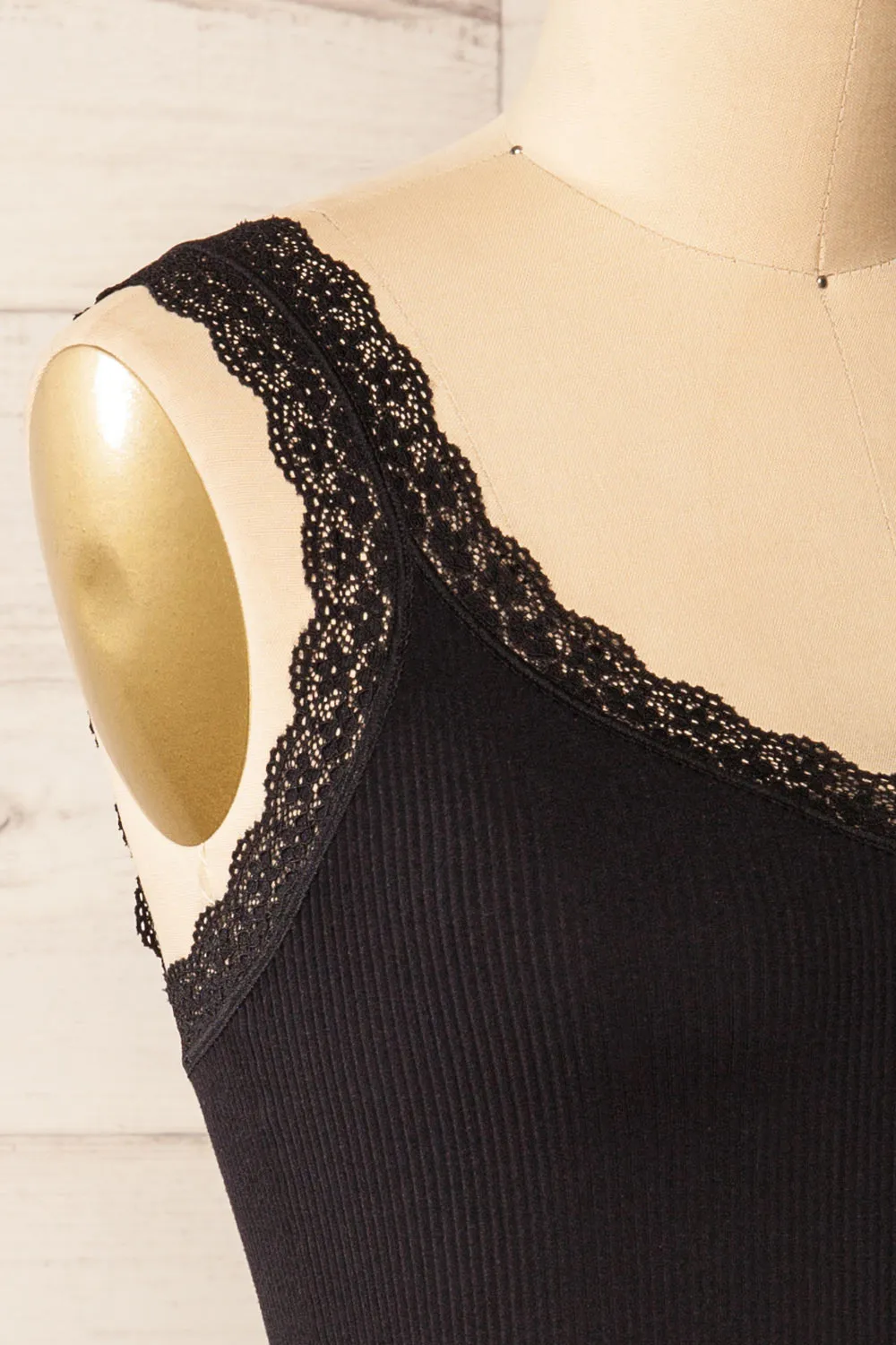 Somensac Black | Ribbed Camisole w/ Lace Trim