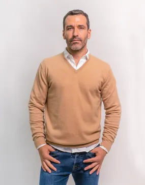 The Classic Cashmere V-Neck Pullover in Beige