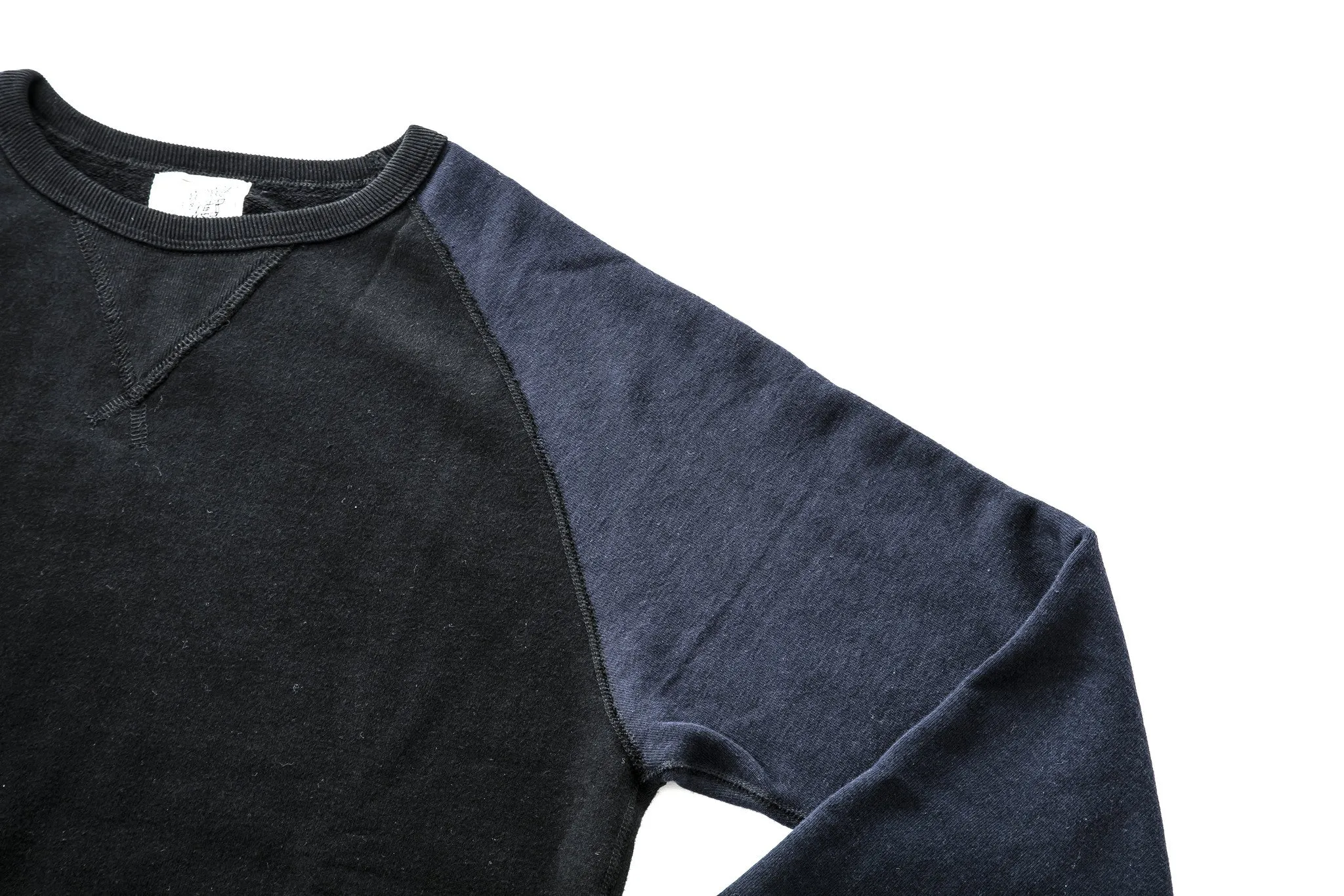 Tsuriurake Raglan Pullover Sweatshirt